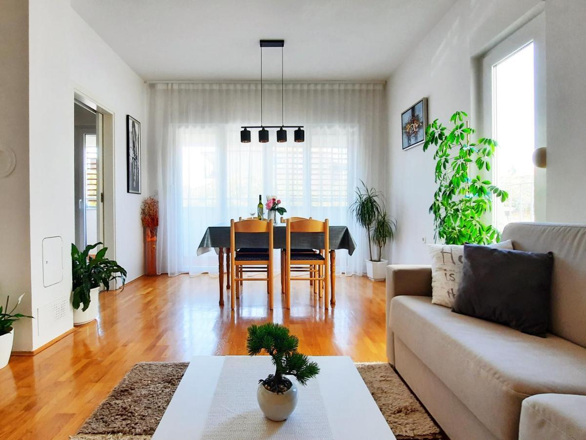 Violetta-punta Apartman *